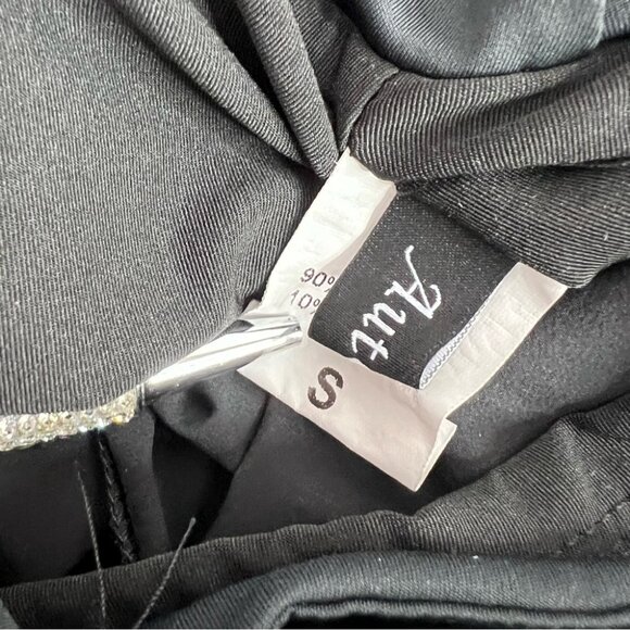 Workout shorts zipper pocket stretchy comfy Black Women's Shorts - Picture 7 of 8